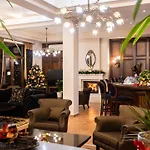 Dellas Boutique 3*