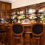 Dellas Boutique 3*