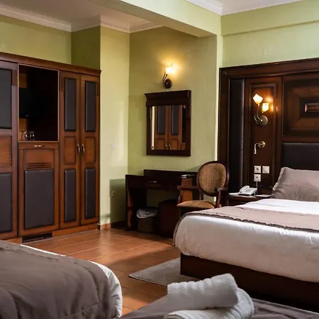 Dellas Boutique Hotel 3*