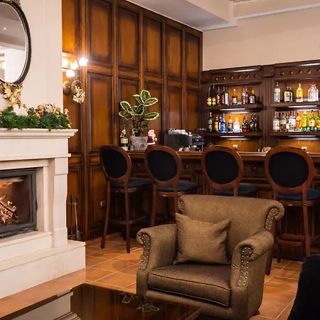 Dellas Boutique Hotel 3*