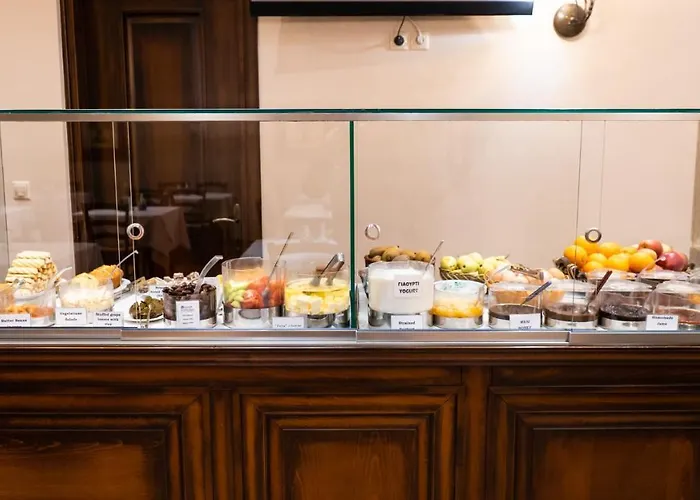 מלון Dellas Boutique 3*