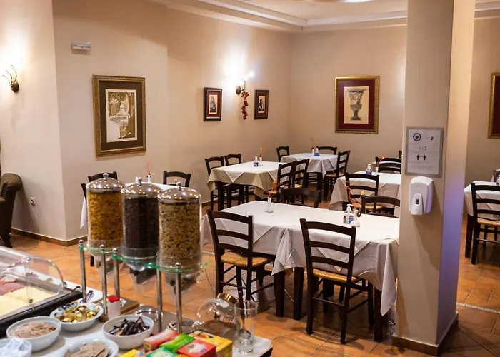 מלון Dellas Boutique 3*