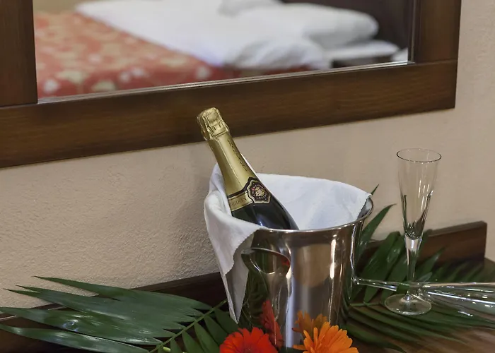 Dellas Boutique מלון קאלאבאקה