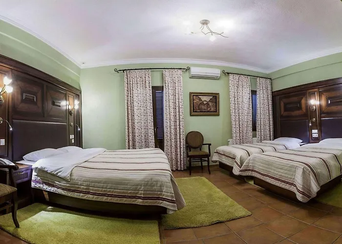 Dellas Boutique מלון קאלאבאקה