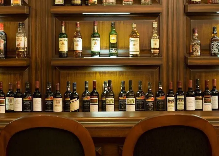 Dellas Boutique מלון קאלאבאקה