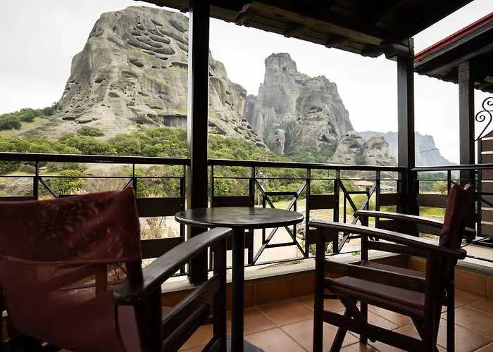 Dellas Boutique קאלאבאקה